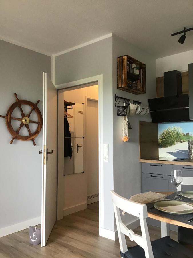 Liebevoll Eingerichtete Ferienwohnung Luettje Koje Dornum Esterno foto