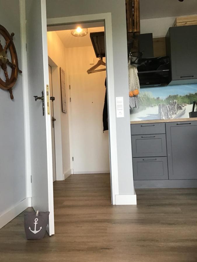 Liebevoll Eingerichtete Ferienwohnung Luettje Koje Dornum Esterno foto