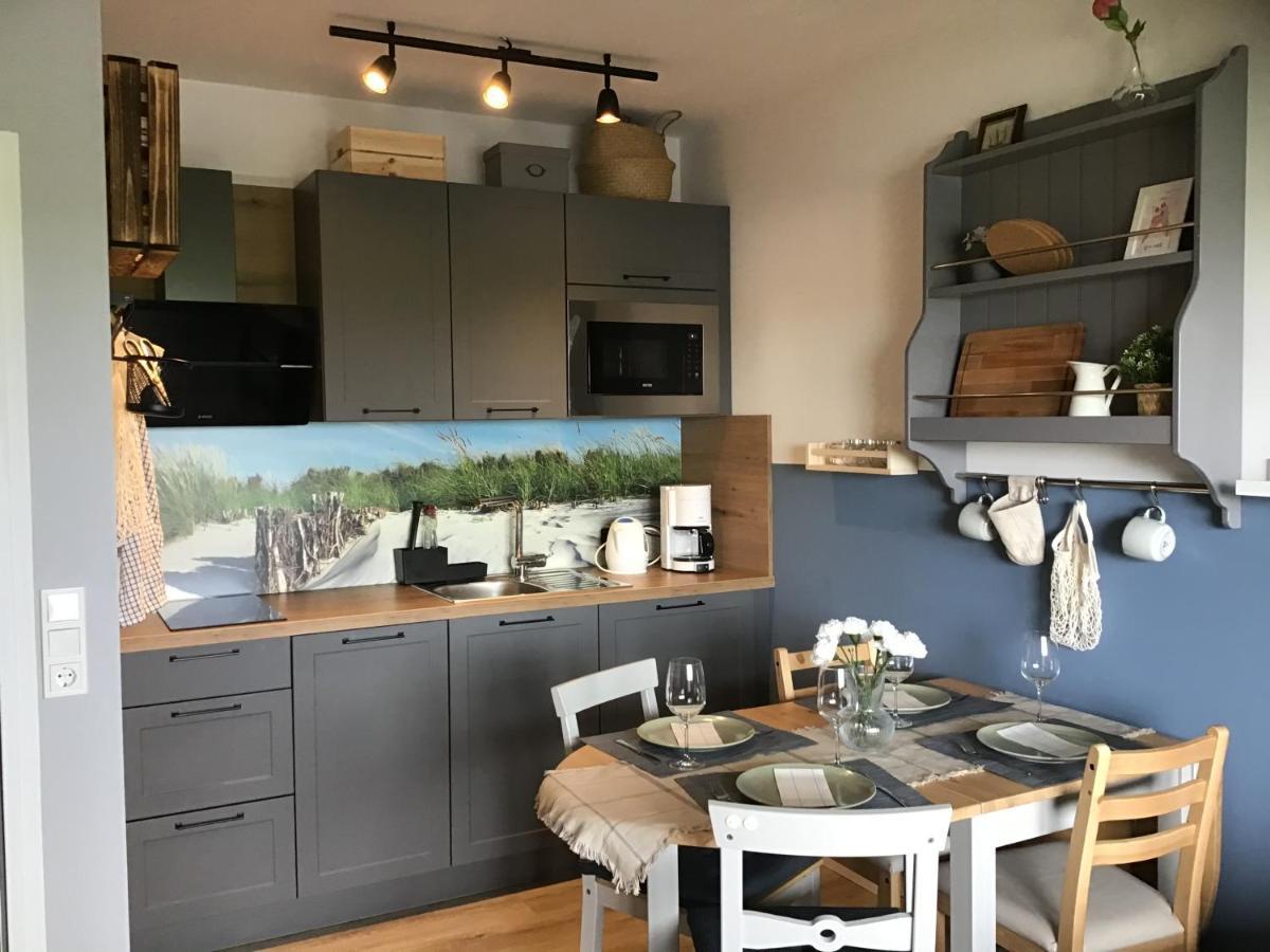 Liebevoll Eingerichtete Ferienwohnung Luettje Koje Dornum Esterno foto