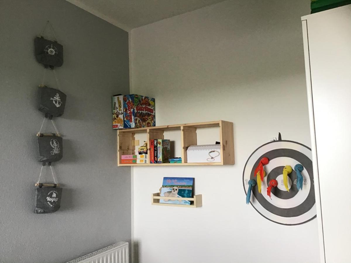 Liebevoll Eingerichtete Ferienwohnung Luettje Koje Dornum Esterno foto