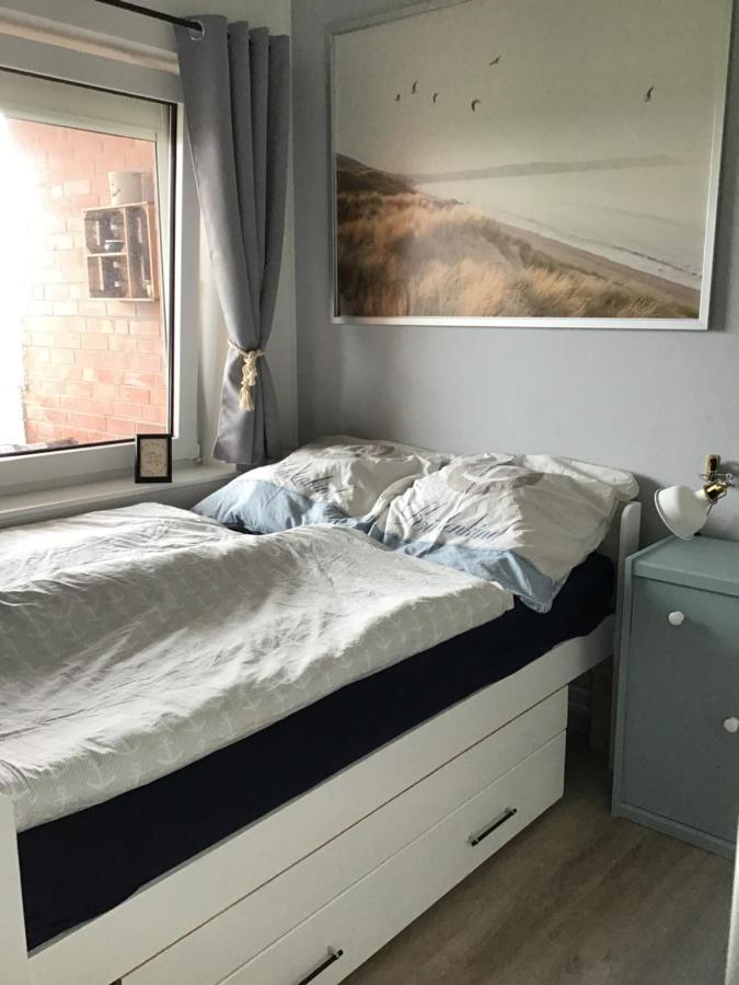 Liebevoll Eingerichtete Ferienwohnung Luettje Koje Dornum Esterno foto